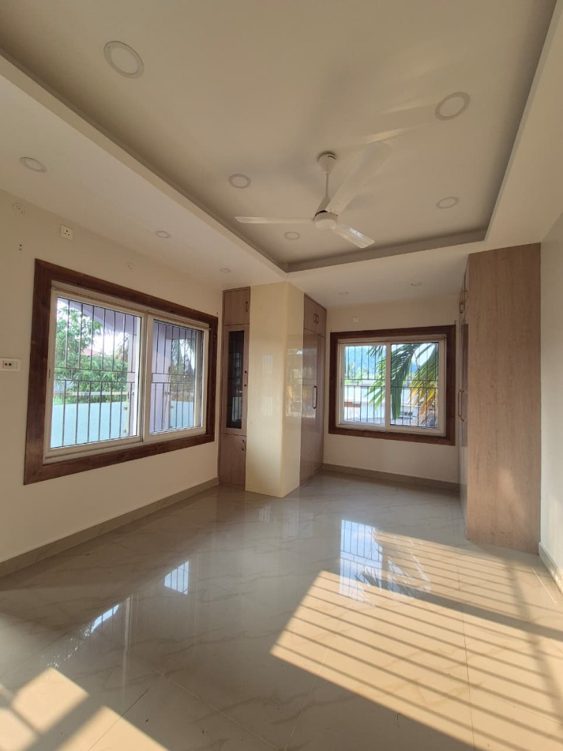 Semi Furnished 3bhk in Lachit Nagar, Guwahati, Assam, India for Rent